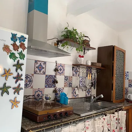 Vela Azzurra מנרולה