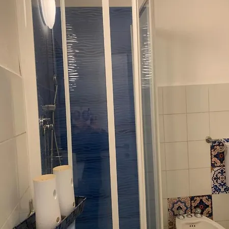 Vela Azzurra מנרולה